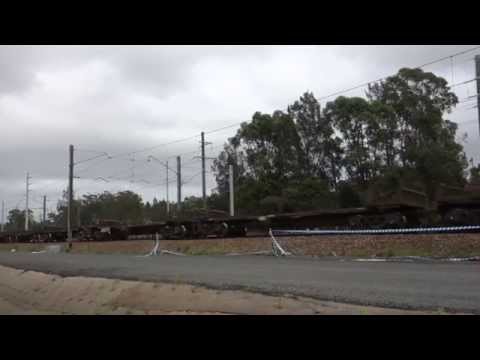 5 Locos lead 4NY3 empty steel train - 31/12/14