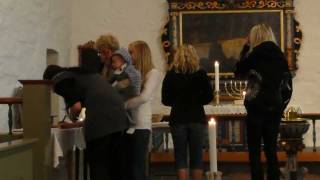preview picture of video 'Minnestund Ørland kirke  for 22 july 2011.'