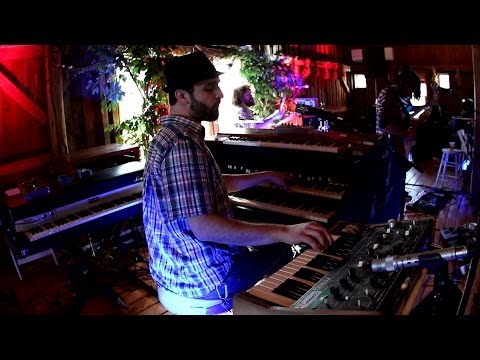 Dopapod w/Mr. Rourke: 8 Years Ended [4-Cam/HD] 2013-04-21 - Tyrone Farm; Pomfret, CT