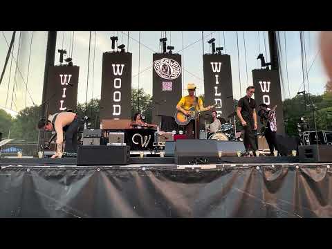 Wilder Woods with Brandon Coleman from The Red Clay Strays - Momma Loves Me - Raleigh, NC