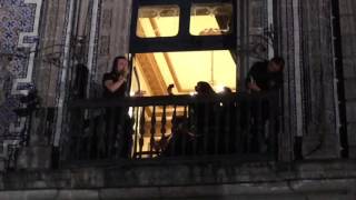 Carlos ann serenata desde el balcon de los azulejos de Madero ciudad de México