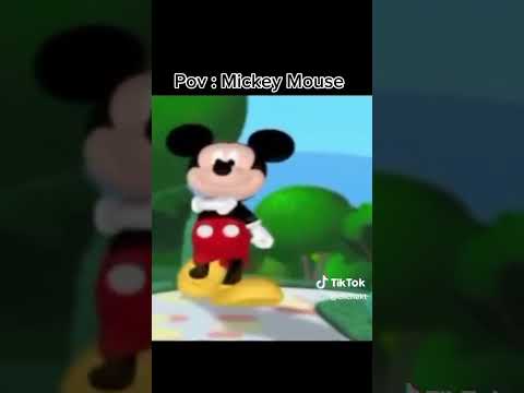 Creo que Mickey Mouse se puso un poco raro🤣