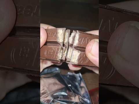 KitKat & Kinder Bueno Chocolate Bar