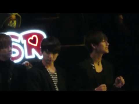 BTS Jungkook & TWICE moment 151202 MAMA