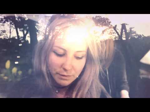 Lyla Foy - With the Night (live)