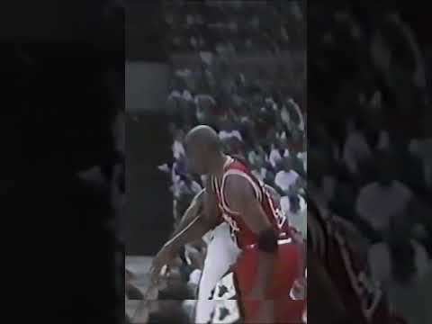 Michael Jordan Out-Jumped Drexler and Dunked on Him (1992.06.12) #shorts