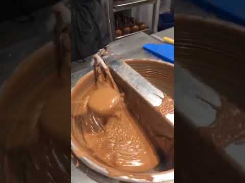 How To Make Chocolate Covered Tips And Tricks 🍓🍫 #chocolate #chocolatecovered #candy #food #apple