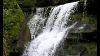 preview picture of video 'Waterfalls of Hocking Hills'