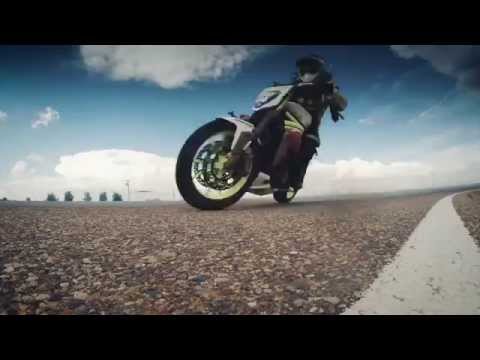 【バイクmad】Motorcycle vs. Car Drift Battle montage