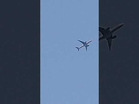 Boeing 777 de ethiopián airlines yendo de Sao Paulo  a Ezeiza en Buenos Aires y pasando por la plata