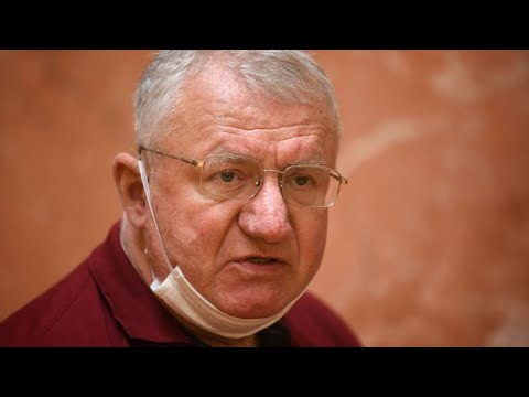 Šešelj ubeđuje člana SRS da ne podnosi ostavku
