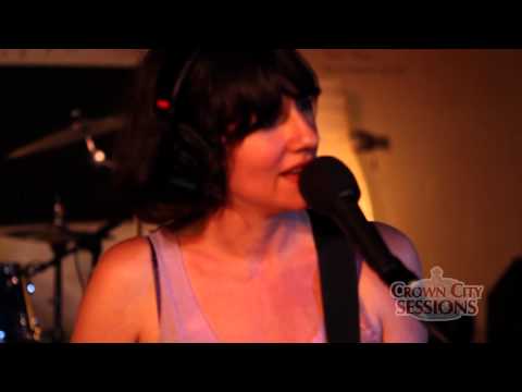 Crown City Sessions:  Happy Hollows - "Endless" (Live)