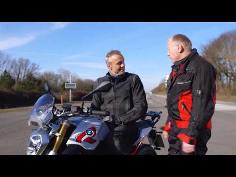 Mit Hannes Jaenicke fit auf dem Motorrad