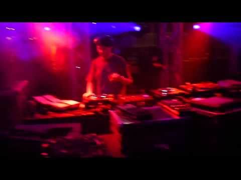 Phil Weeks @ Concrete / Paris (17 Mai 2013)