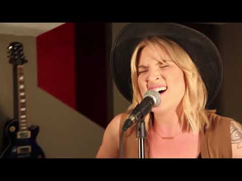 Best Of You (ft. Jen Reaves) // One-Take Cover // Foo Fighters