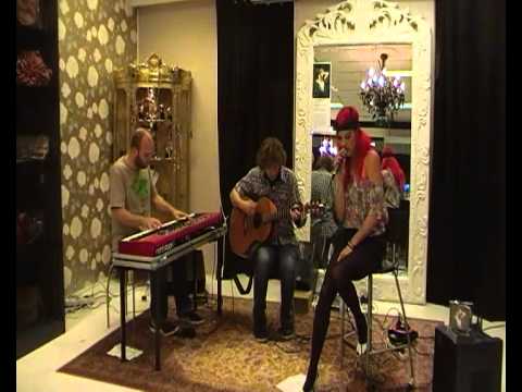 Ming's Pretty Heroes- Karma@ LIVE in Leusden