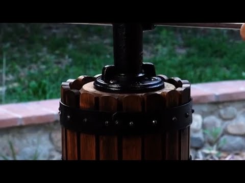 Rusty fruit press restoration #rustymachine #restoration #vintage #repair #howto #restore