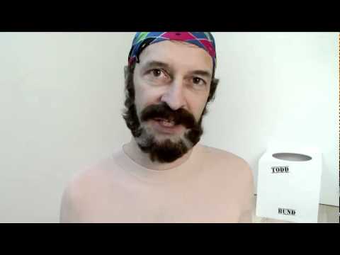 Todd siger ja tak til at være meget grim!