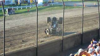 preview picture of video 'Fremont Speedway 06-28-09 Sheldon Haudenschild Flip'