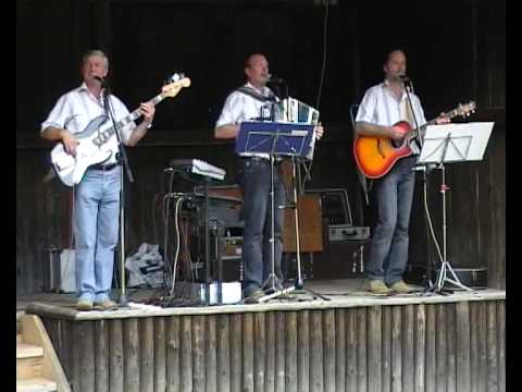 ansambel Snežnik-ZELENA BRATOVŠČINA (Mašun, 20.7.08).AVI