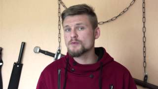 NACKTER MANN STIEHLT POLIZEIAUTO, REICH UND OBDACHLOS Skurrile Nachrichten Juli 2015