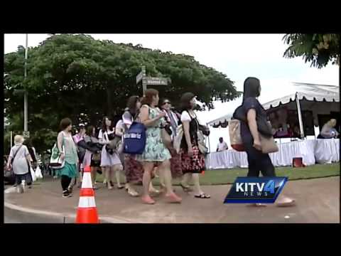 嵐がハワイでのコンサートについて語る (Arashi sits down to talk about their concerts in Hawaii)