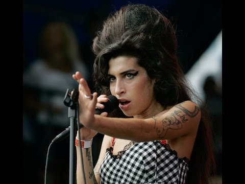 Amy Winehouse - Lollapalooza Festival Grant Park, Chicago August 5, 2007