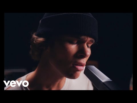 Will Swinton - Need You Now (Live Performance)