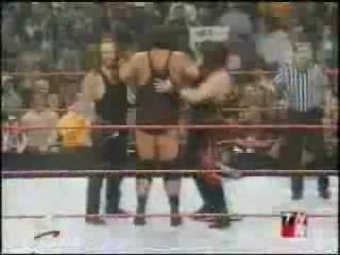 Kane and Undertaker Double Chokeslam tribute