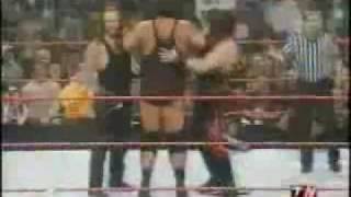 Kane and Undertaker Double Chokeslam tribute