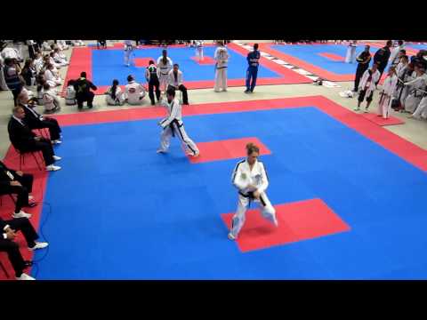 ITF World Cup Brighton 2012 - 4th dan womens patterns - Chelsea Stone (CAN) vs Claudia Bedard (CAN)