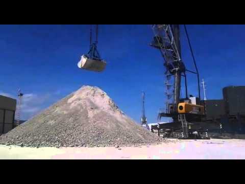 Descarga de arcilla - Clay discharging operations at Castellón Port