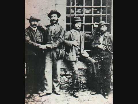 Italian Folk Music..Brigante Se More