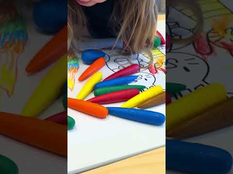 LITTLE CREATIVEs EASY GRIP CRAYONS