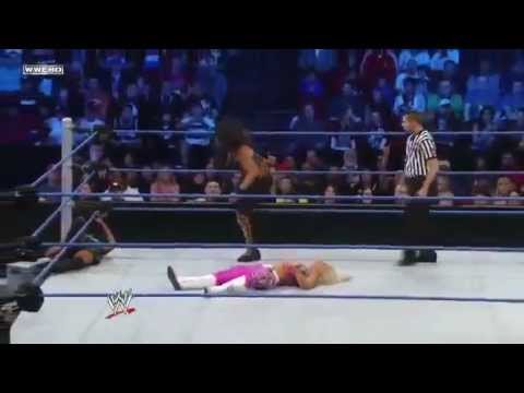 Natalya Farts During Her Match - SmackDown 17.02.2012
