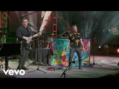 Videoclip de Te Vi Venir (4 Latidos Tour - En Vivo) — Sin Bandera