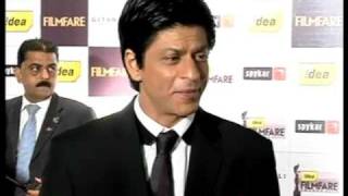 Superstar Shah Rukh Khan at the red carpet of Filmfare Awards 2011 nominations‎