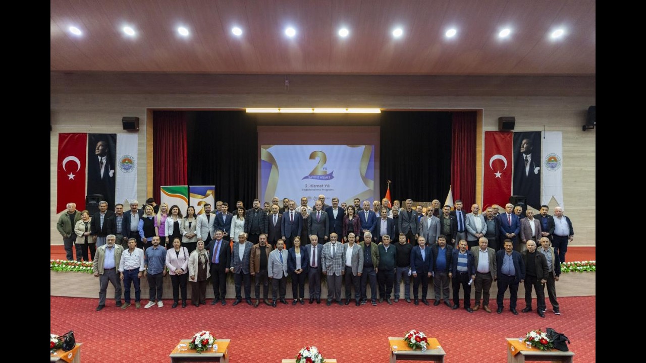 BAŞKAN SEÇER, TOROSLAR BELEDİYESİ’NİN 2  HİZMET YILI DEĞERLENDİRME PROGRAMI’NA KATILDI