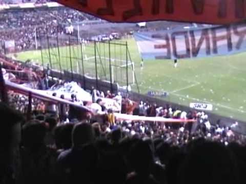 "Vs River (Ap08). Avellaneda, hay una banda, la mas loca de Argentina!. A full!" Barra: La Barra del Rojo • Club: Independiente