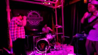 Shattered Remains - Beginnings LIVE @club absinthe