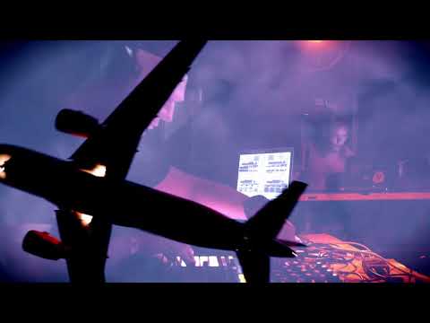 Robosapiens - Cool Kids feat. Jack Martin (Official Video)