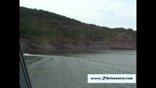 preview picture of video 'Catamaran, Rio (River) Miño, Ribeira Sacra, Galicia'