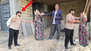 Download lagu Stormy Meeting: Zeinab and Ismail's Exciting Meeting After a Long Distance mp3 Download lagu Stormy Meeting: Zeinab and Ismail's Exciting Meeting After a Long Distance mp3