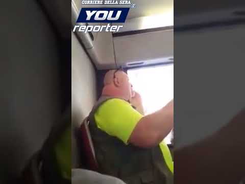 "mi lasci perchè mi puzza l'alito?"