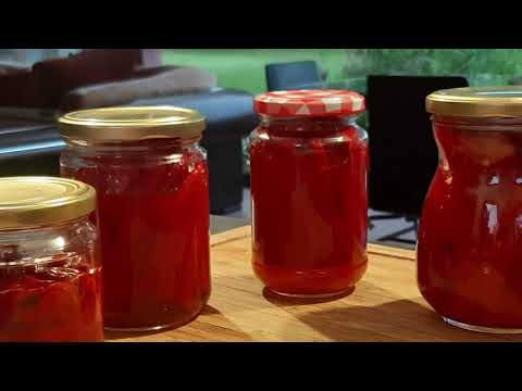 Cómo hacer Pimientos del piquillo asados en conserva de manera tradicional