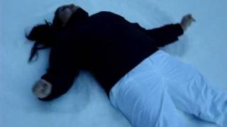 preview picture of video 'Me making a snow angel'
