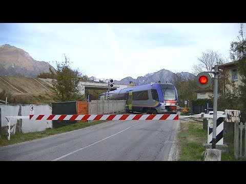 Spoorwegovergang Belluno (I) // Railroad crossing // Passaggio a livello