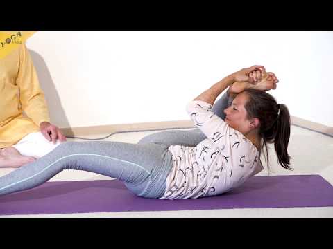 Fuß Kopf-Stellung im Liegen - Yoga Asana Lexikon