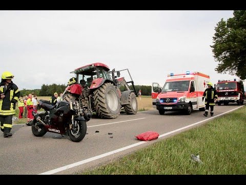 Kreis Günzburg: Motorradfahrer prallt bei Bubesheim gegen Traktor und stirbt