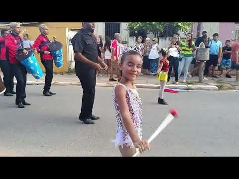Eu e minha subrinha  no desfile cívico 7 de setembro em moreno Pe  excelente banda don Jaime 2026